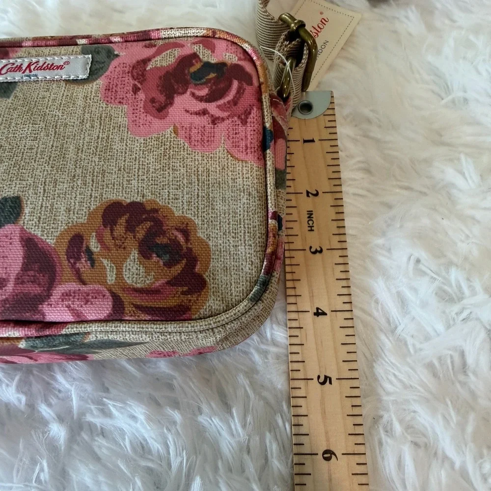 Cath Kidston crossbody bag in PVC, floral, cottage, garden, rose, romantic